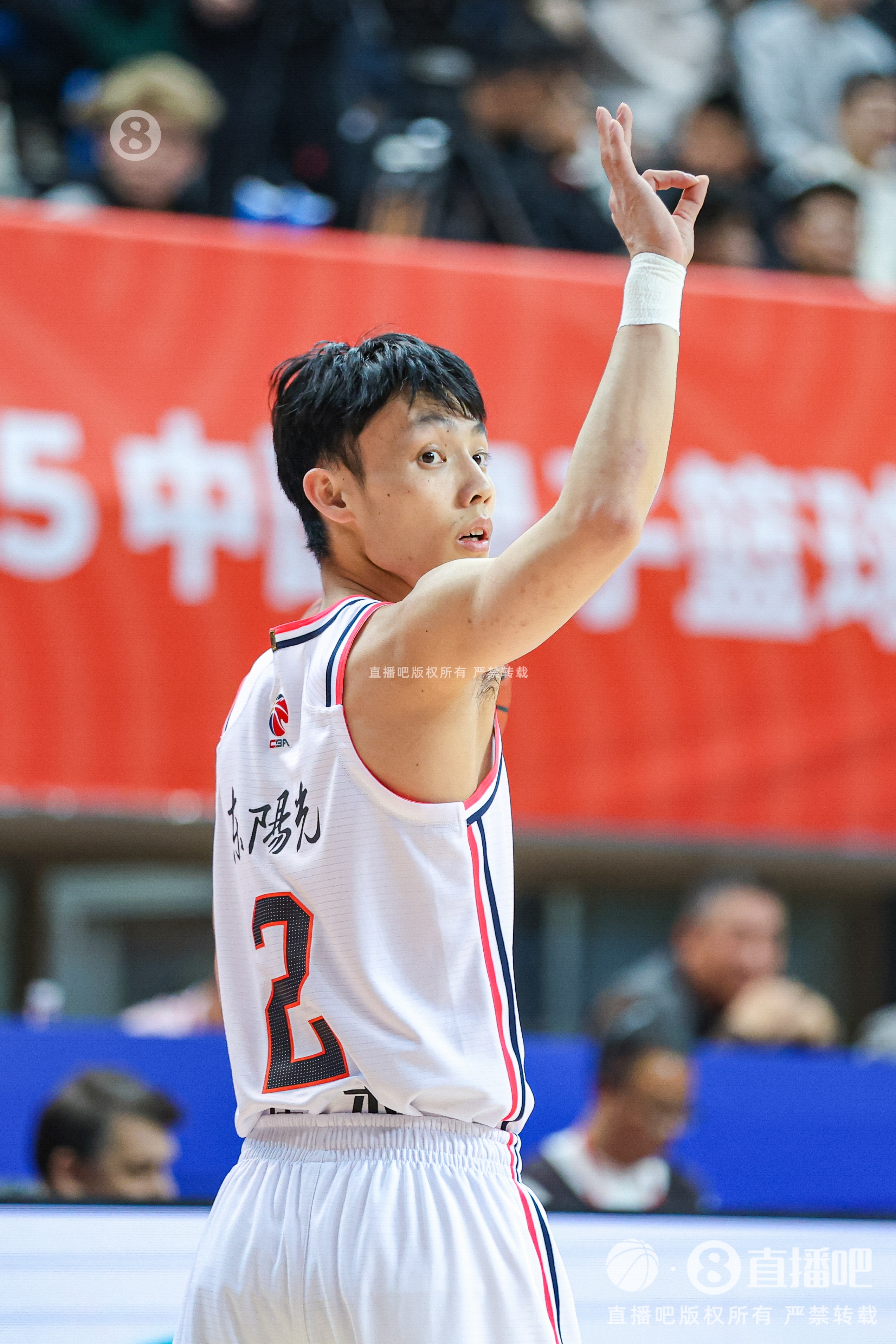 铁人！本赛季CBA常规赛仅17名球员做到46场全勤 徐杰、邹阳在列